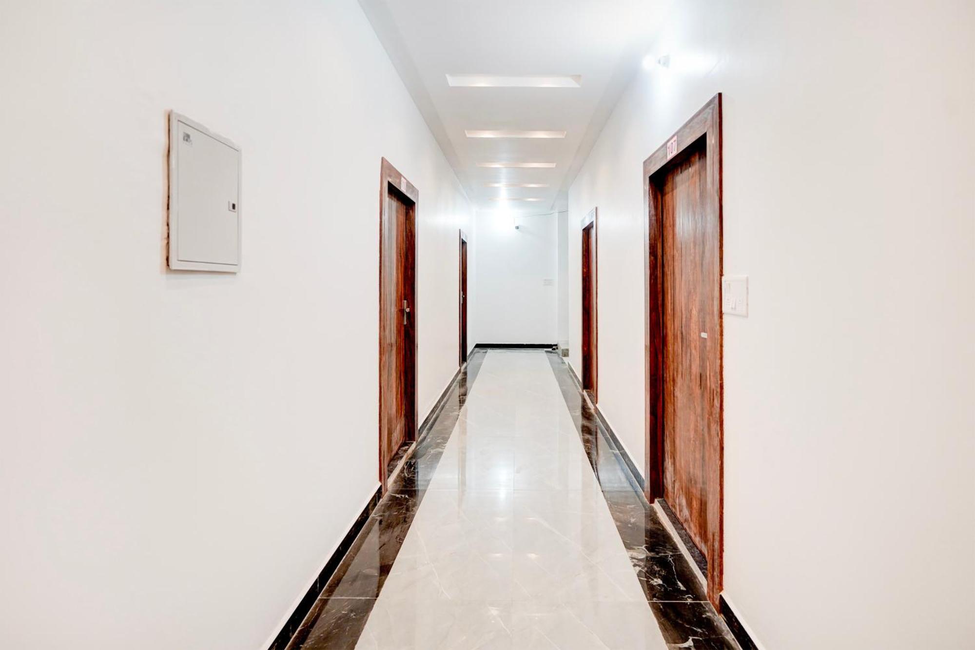 Hotel O Samrat Inn Allāhābād Junction Buitenkant foto